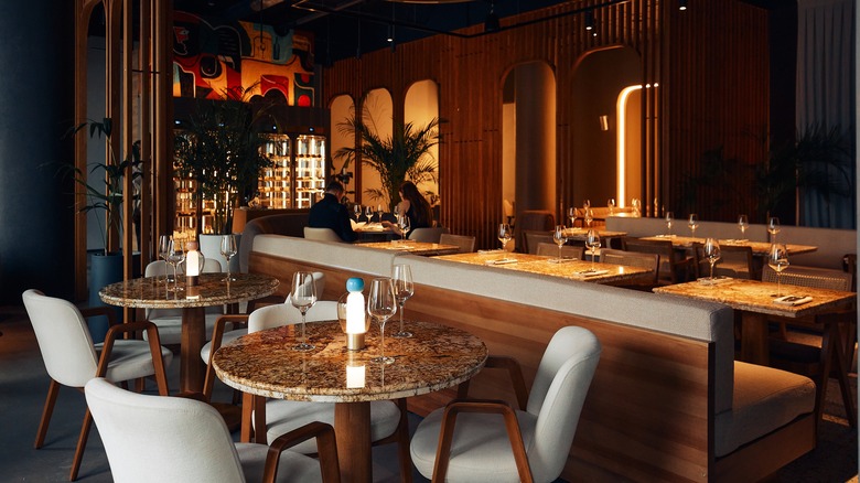 Oaklawn dining room glowing before service