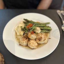 Seafood entrée at Oaklawn